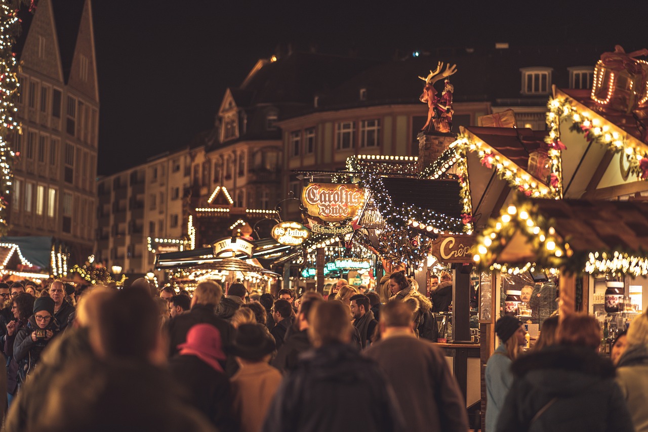Lichterglanz: Ein Zauberhafter Weihnachtsmarkt in Heiligenhafen 2023