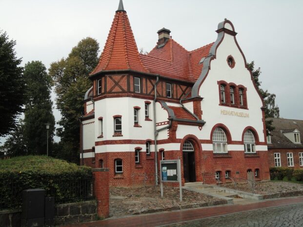 Heimatmuseum Heiligenhafen in historischem Backsteingebäude